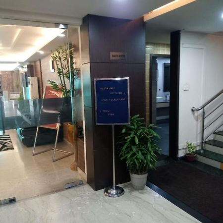 The Contour Hotel Guwahati Esterno foto