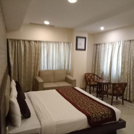 The Contour Hotel Guwahati Esterno foto