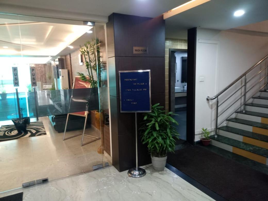 The Contour Hotel Guwahati Esterno foto