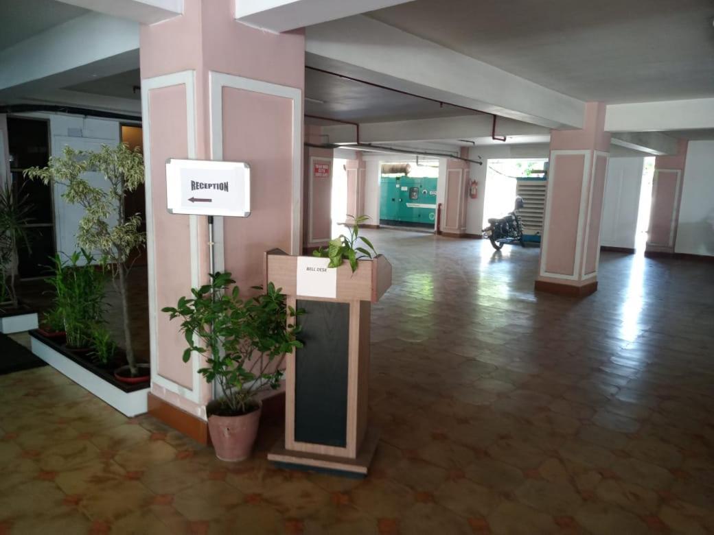 The Contour Hotel Guwahati Esterno foto