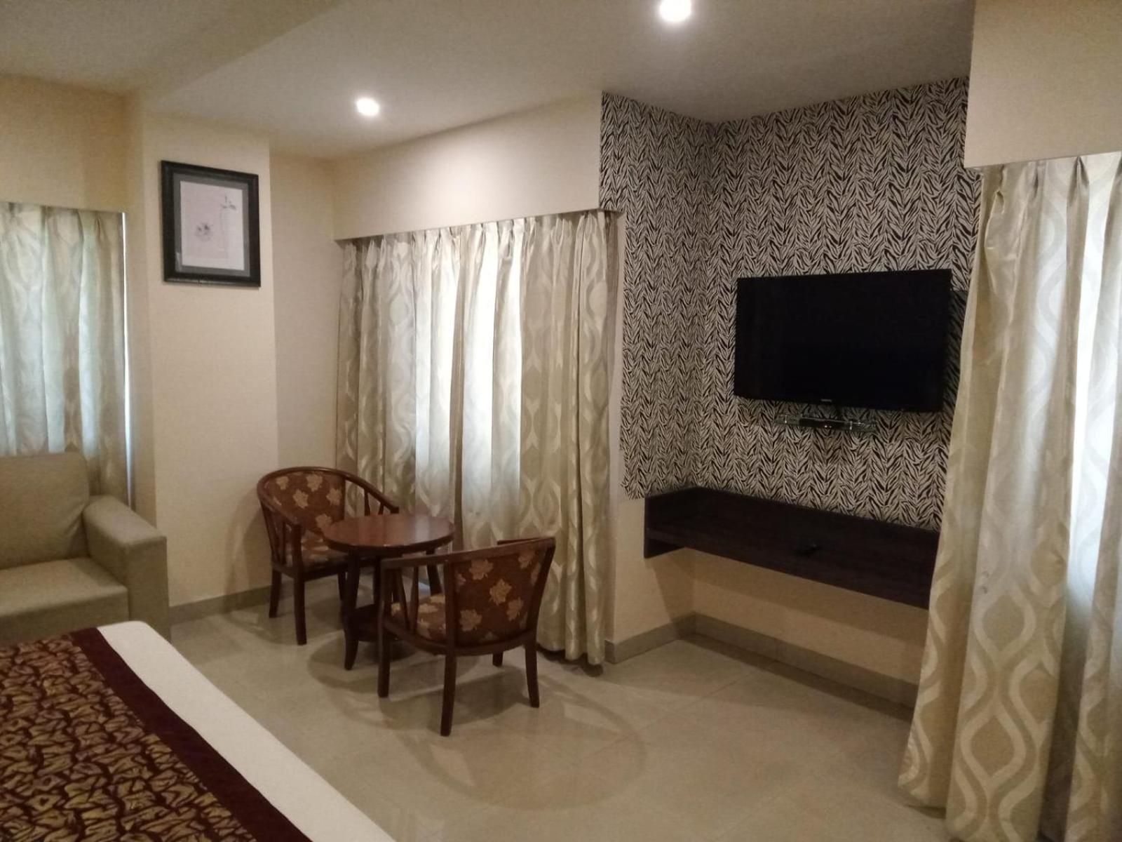 The Contour Hotel Guwahati Esterno foto