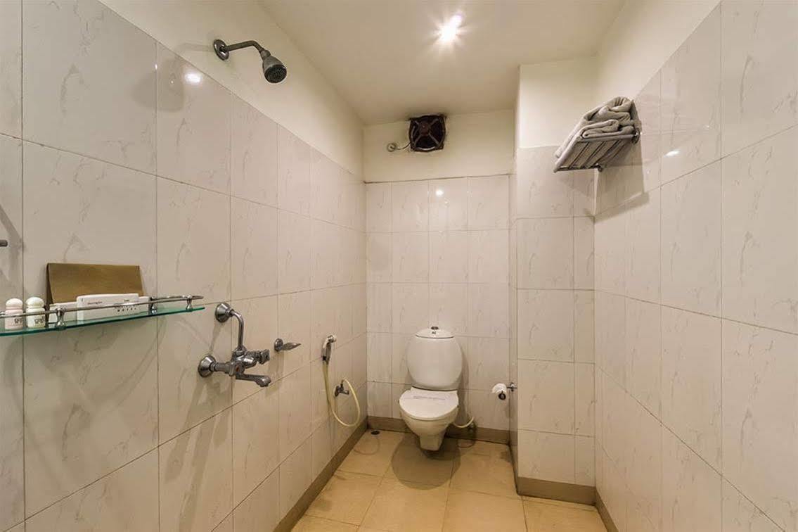 The Contour Hotel Guwahati Esterno foto
