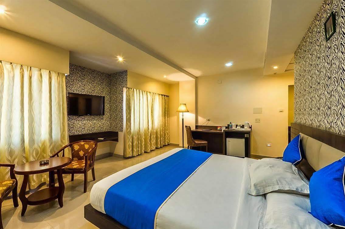 The Contour Hotel Guwahati Esterno foto