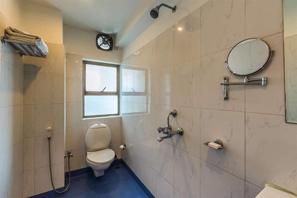 The Contour Hotel Guwahati Esterno foto